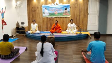 Photo of स्वामी नरेंद्रदेव ने ओजस योग मंदिर में कराया योगाभ्यास