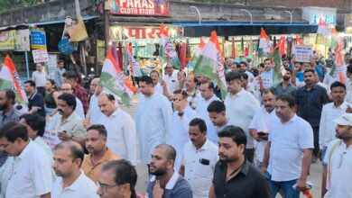 Photo of तोड़-फोड़ के प्रभावितों से पीसीसी चीफ की मुलाकात,स्थल का निरीक्षण
