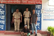 Photo of “ऑपरेशन क्लीन हंट” : घरघोड़ा पुलिस ने फरार गांजा तस्कर को पत्थलगांव में दबिश देकर किया गिरफ्तार