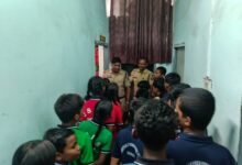Photo of थाना घरघोड़ा में विद्यार्थियों ने सीखा कानून, सुरक्षा और पुलिसिंग का पाठ, पुलिस की कार्यप्रणाली और नए कानून से हुए रूबरू
