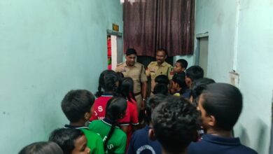 Photo of थाना घरघोड़ा में विद्यार्थियों ने सीखा कानून, सुरक्षा और पुलिसिंग का पाठ, पुलिस की कार्यप्रणाली और नए कानून से हुए रूबरू