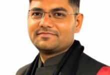 Photo of छात्रों की पीड़ा पर तंज कसने वाले प्रियांक खड़गे इस्तीफा दें – कर्नाटक सरकार की परीक्षा घोटाले पर भाजयुमो नेता सुमीत का कड़ा प्रहार